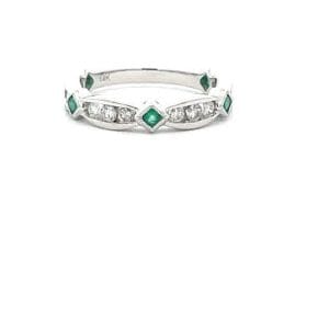 Diamond and Emerald Fashion Ring