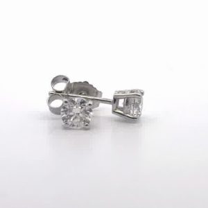 0.75cttw Diamond Stud Earrings